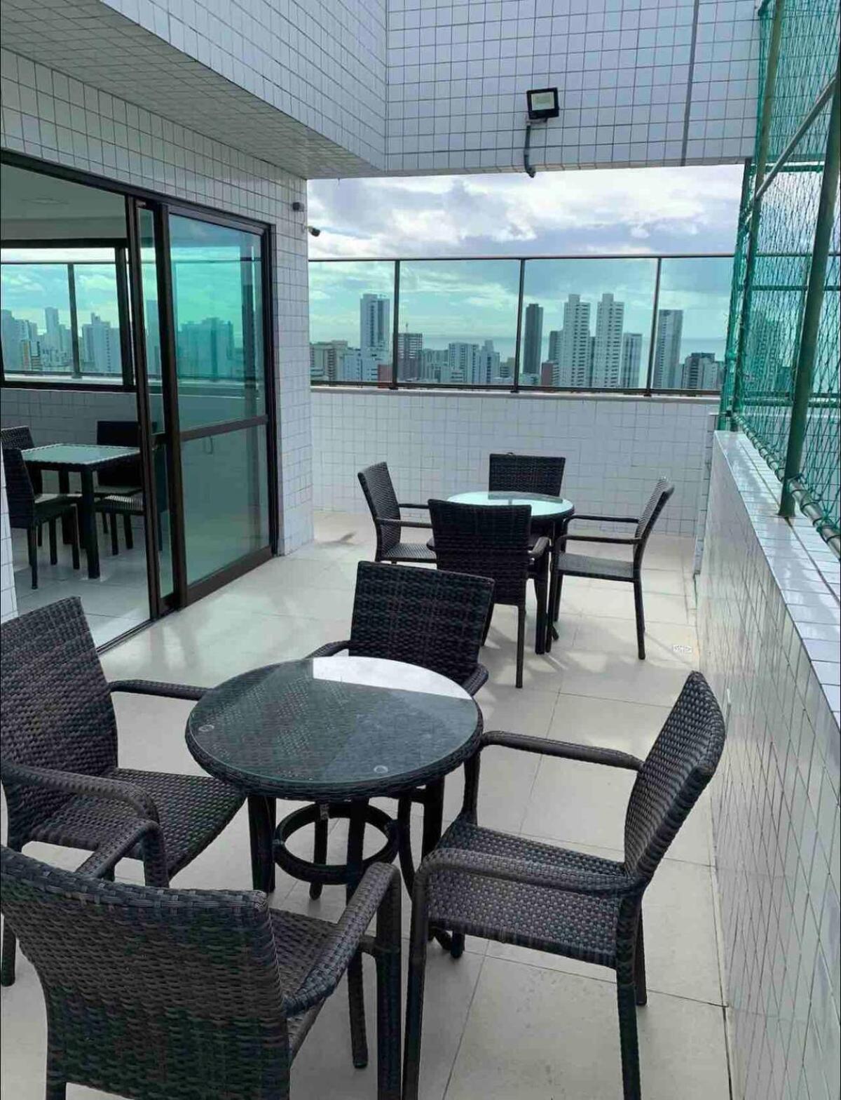 Apartamento 2402 - Flat Em Boa Viagem Praia, Prox Ao Shopping, Vista Mar